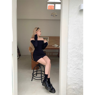 🍓Váy Đen Gợn Sóng Lệch Vai
