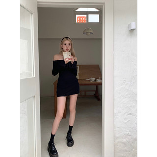🍓Váy Đen Gợn Sóng Lệch Vai