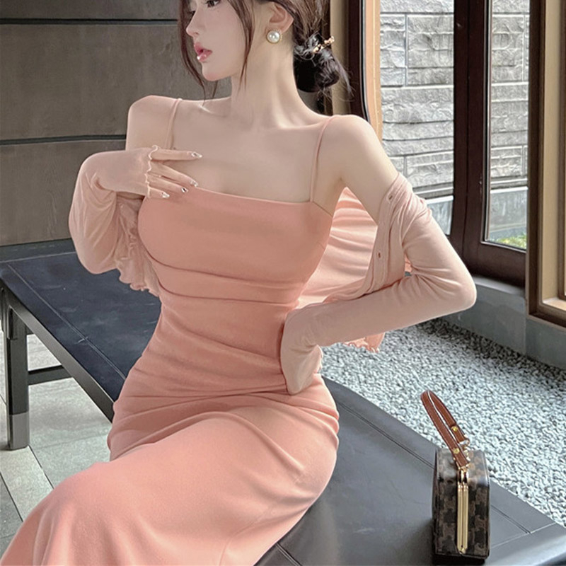 Đầm Hai Dây Dáng Ôm Phong Cách Hoàng Gia Thời Trang Mới 2023 Cho Nữ