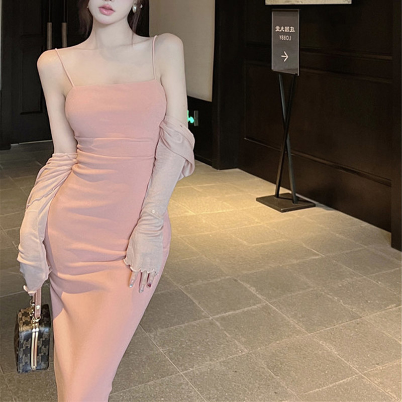 Đầm Hai Dây Dáng Ôm Phong Cách Hoàng Gia Thời Trang Mới 2023 Cho Nữ