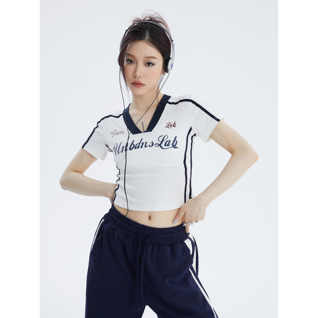 Áo Thun Nữ Ngắn Tay Cổ Chữ V Thời Trang