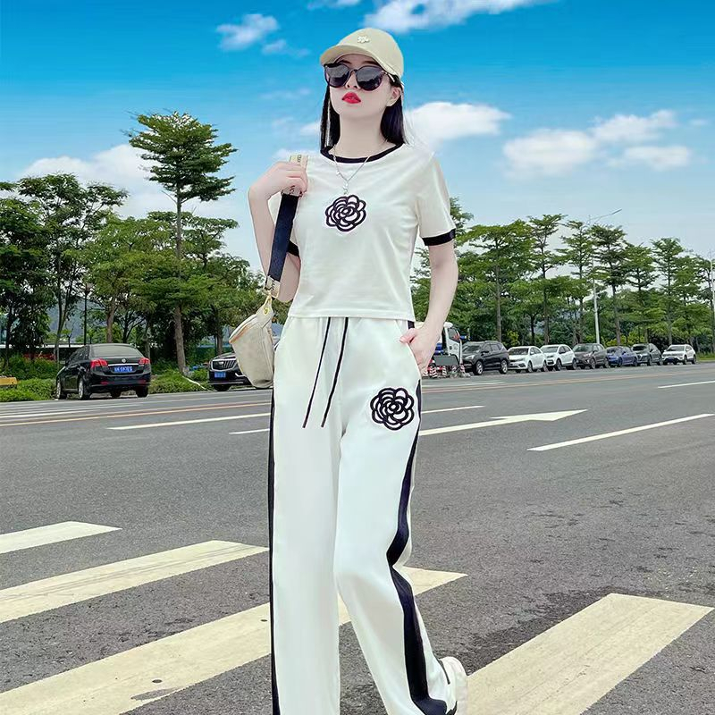 Bộ Đồ Thể Thao Hai Mảnh Áo Chanel Phong Cách Thời Trang Mùa Hè 2023