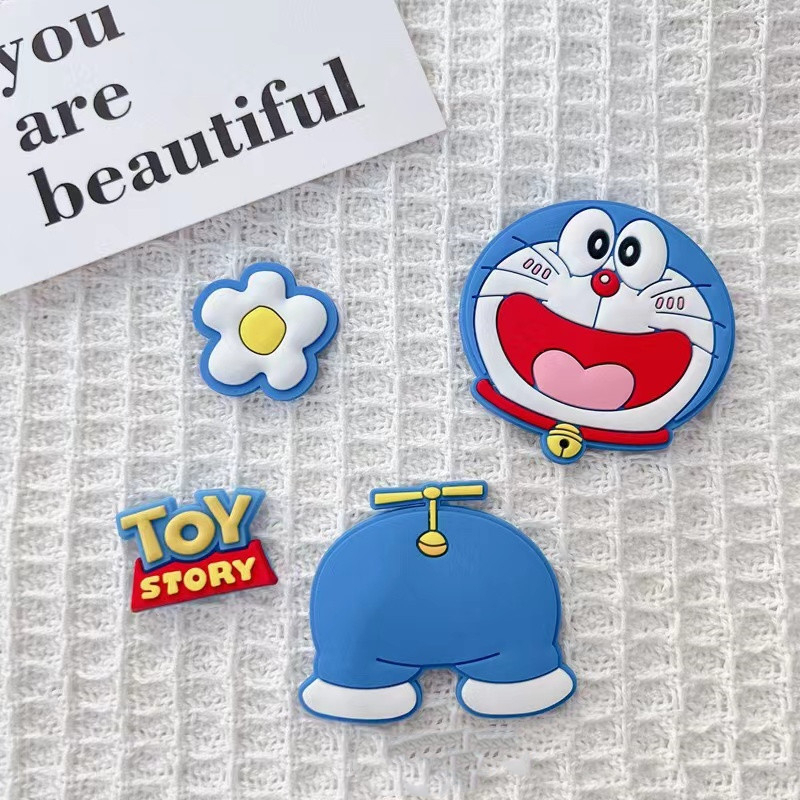 Set 5 Phụ Kiện Trang Trí Giày Hình Mèo Máy Doraemon Xinh Xắn