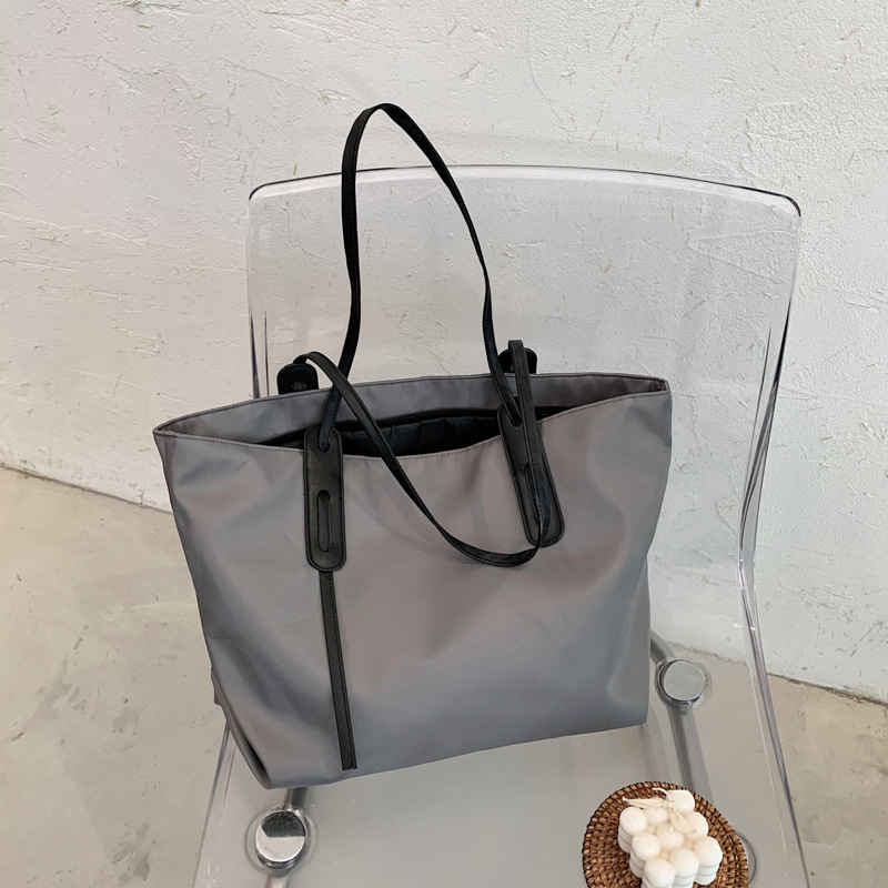 Túi xách kiểu dáng thời trang phong cách nữ tính