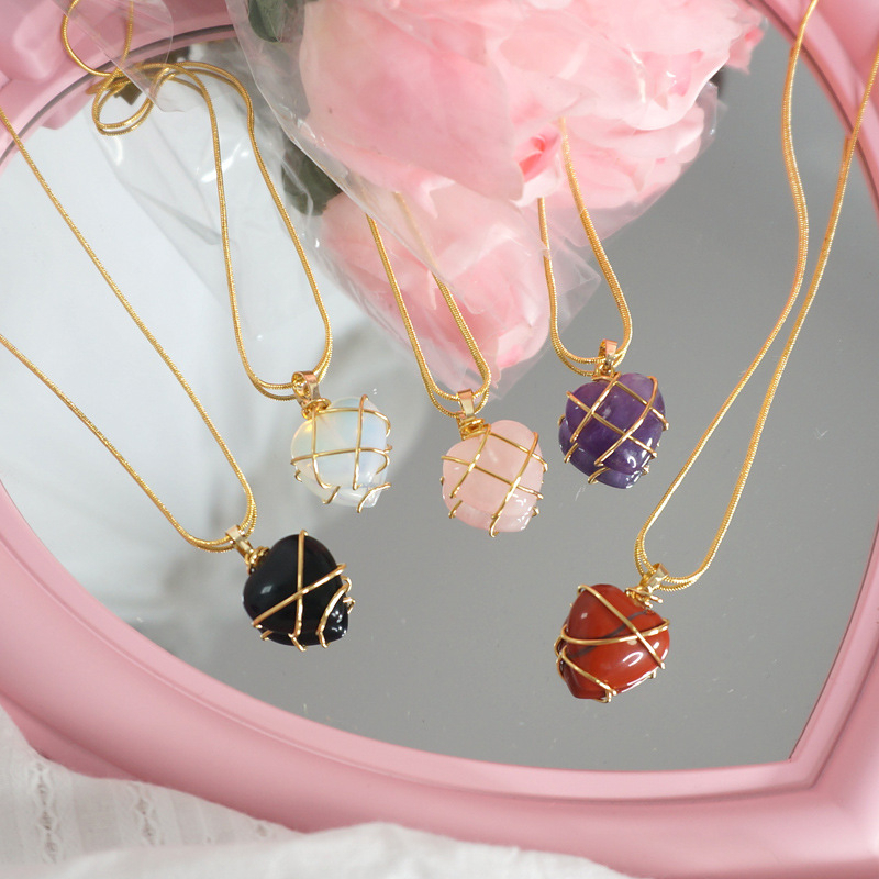 Vòng cổ Mặt Trái Tim Đá opal Màu Hồng Thời Trang Hàn Quốc Dành Cho Búp Bê Barbie