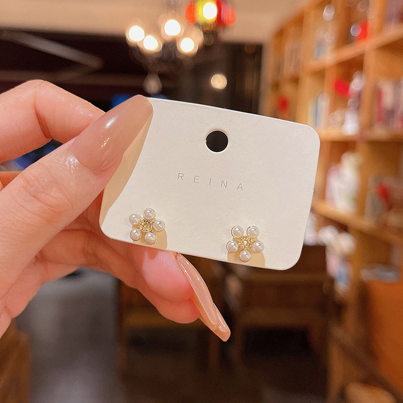 Đôi Bông Tai Mạ Bạc 925 Hình Hoa Nạm Ngọc Trai Giả