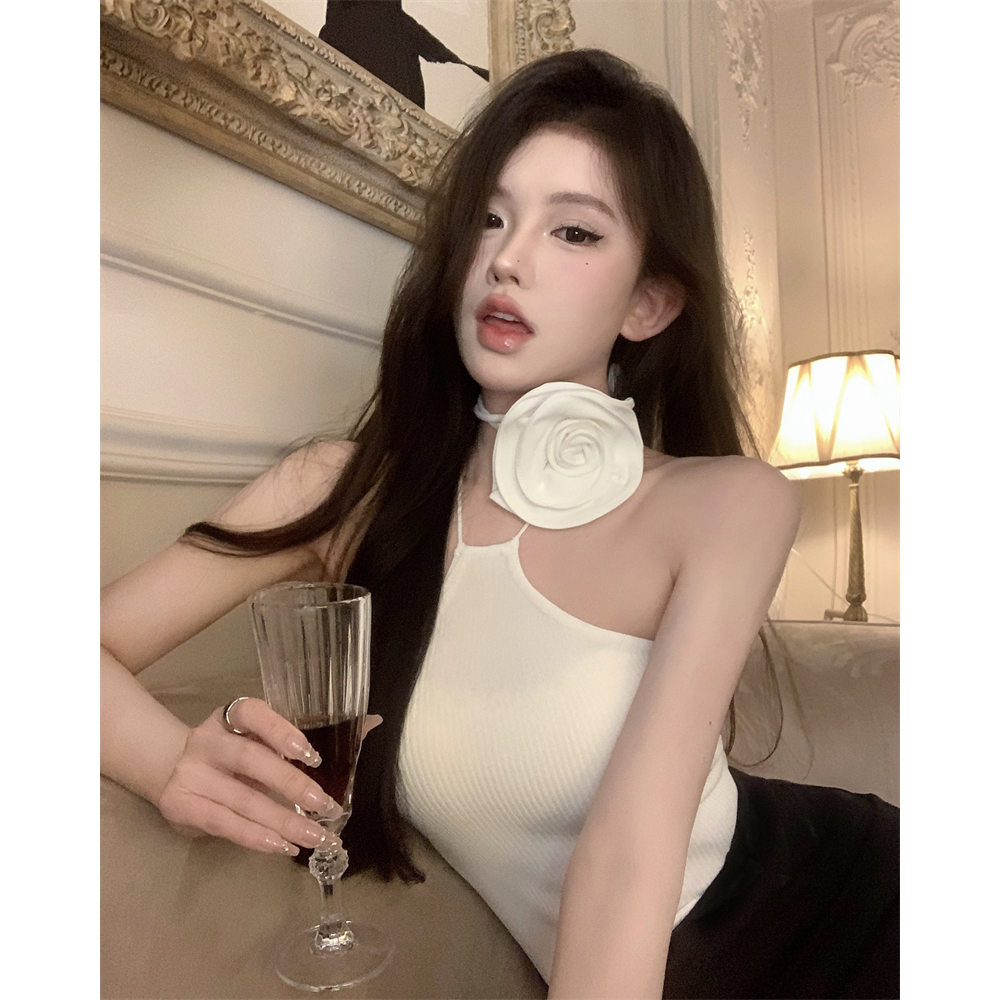 QADCOL Niche Quần Legging Ngắn Dệt Kim Màu Đen Không Tay Có Dây Đeo Cổ Mặc Bên Trong Gia Vị Hoa Hồng Mùa Hè Cho Nữ áo croptop bó