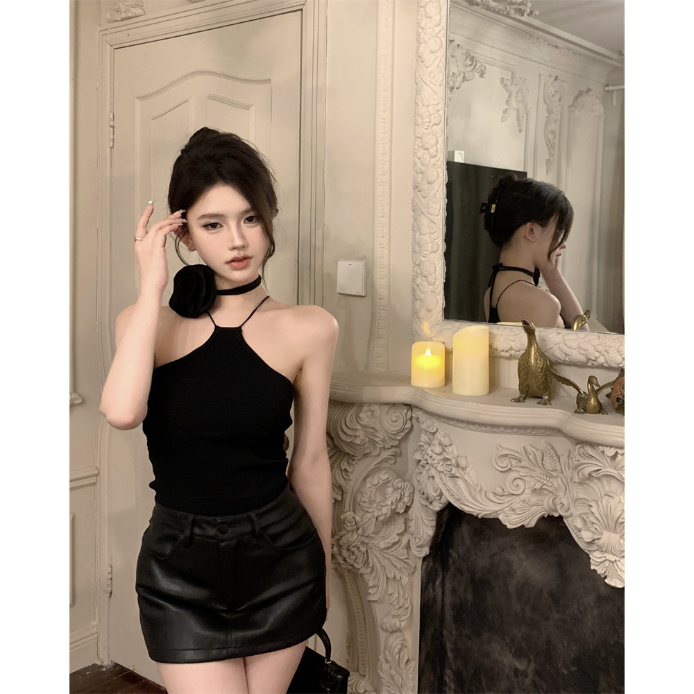 QADCOL Niche Quần Legging Ngắn Dệt Kim Màu Đen Không Tay Có Dây Đeo Cổ Mặc Bên Trong Gia Vị Hoa Hồng Mùa Hè Cho Nữ áo croptop bó