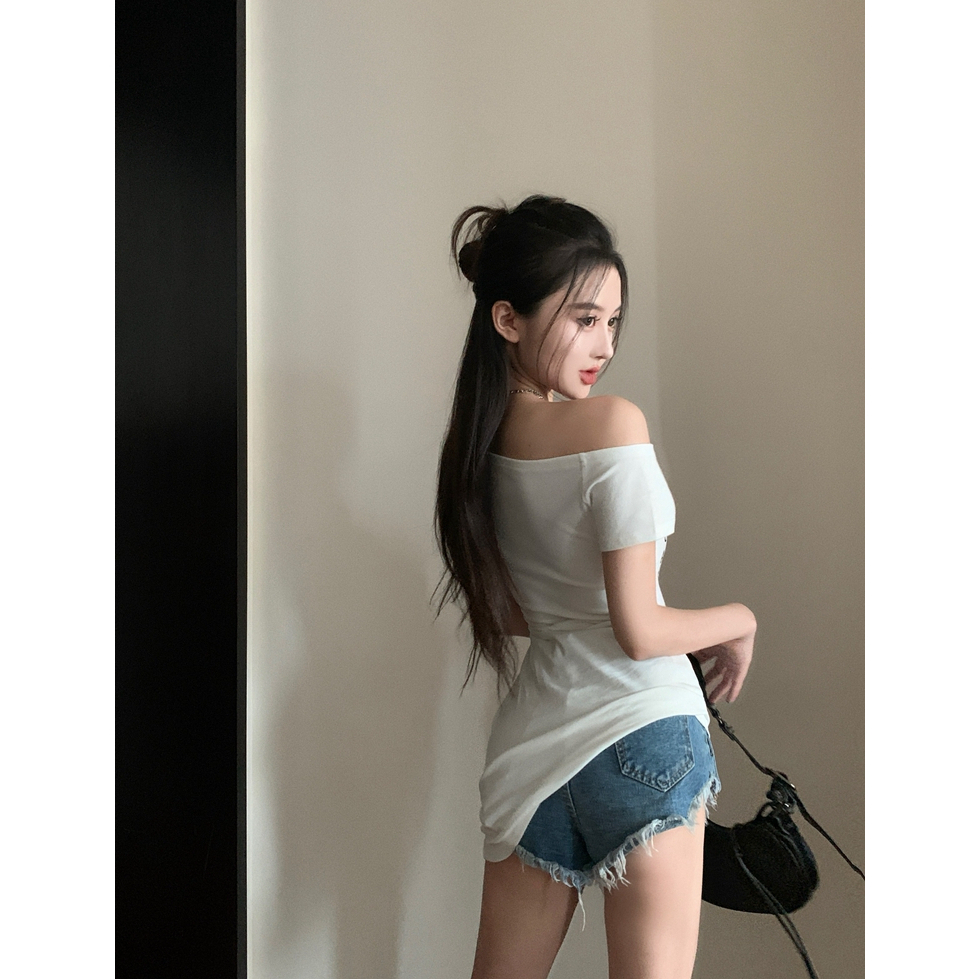 Áo Croptop Trễ Vai Tay Ngắn In Chữ Thời Trang Cho Nữ