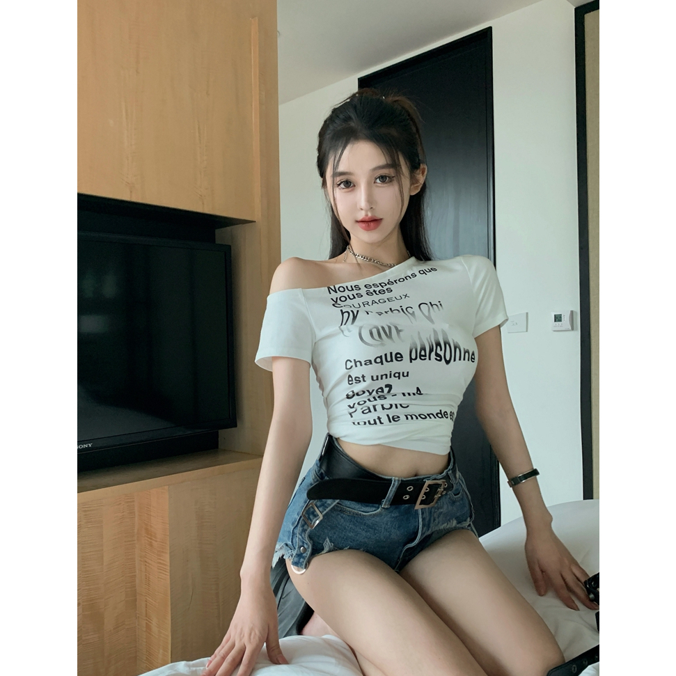 Áo Croptop Trễ Vai Tay Ngắn In Chữ Thời Trang Cho Nữ