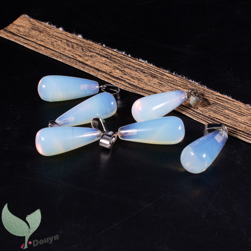 Mặt Vòng cổ Đá Thạch Anh Hình Giọt Nước Tự Nhiên