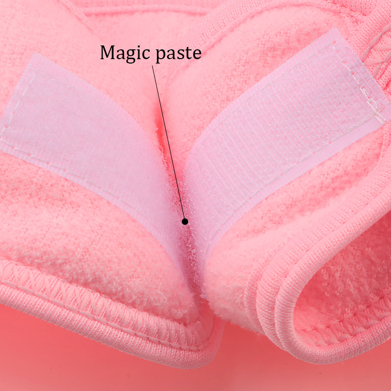 Một bộ dụng cụ dùng đầu và một bàn chải mặt tiện dụng