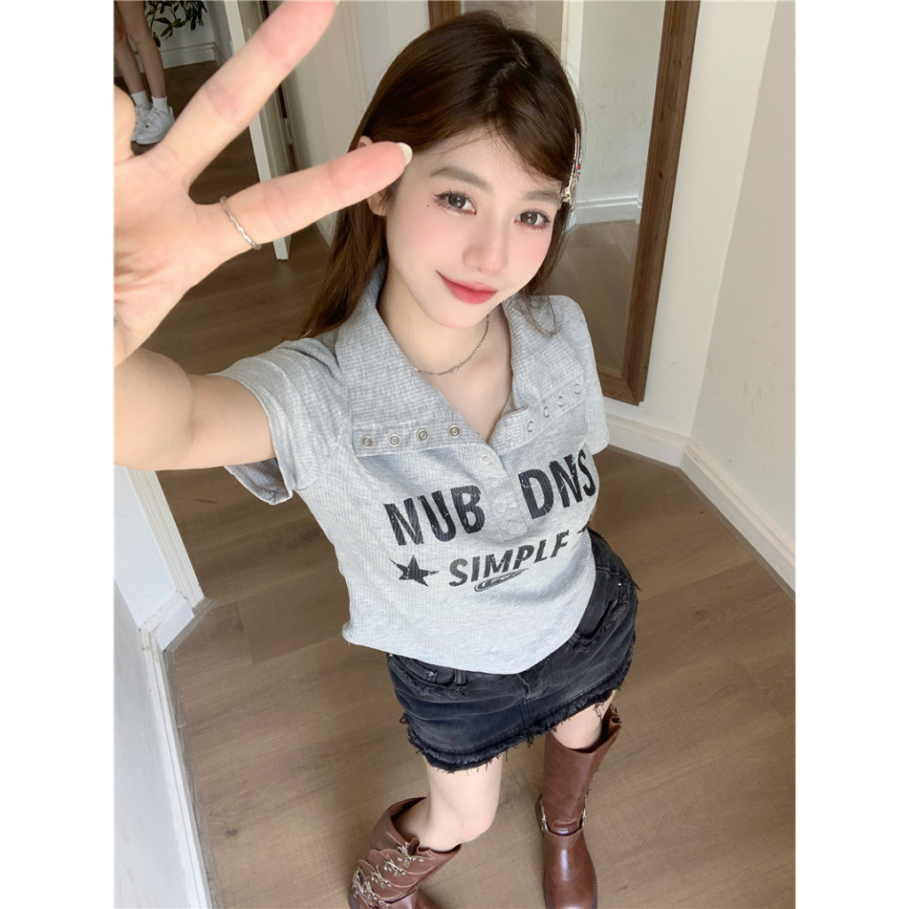 Lalisas Áo Thun Tay Ngắn Dáng Ôm Cổ Bẻ In Hình Cô Gái Gia Vị Mỹ Cổ Điển Cho Nữ