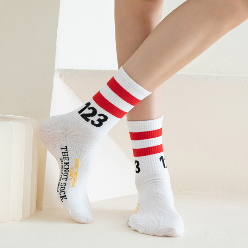 FHYL Đôi Tất Chân Thể Thao Họa Tiết Sọc Thời Trang Cho Nữ