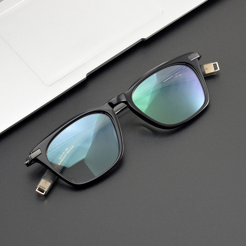 Mắt Kính Siêu Nhẹ Gọng Titan DTX403