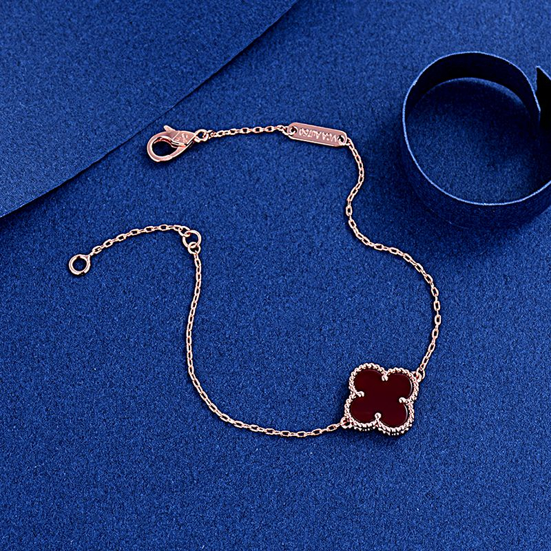 Vòng Tay Hình Cỏ Bốn Lá Phong Cách Đơn Giản Thời Trang Mới Cho Nữ