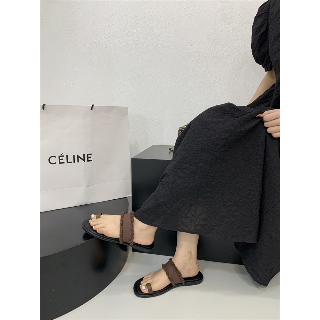 Dép Sandal Xỏ Ngón Đế Bằng Mũi Vuông Phong Cách Mới Thời Trang Xuân Hè Dễ Phối Đồ