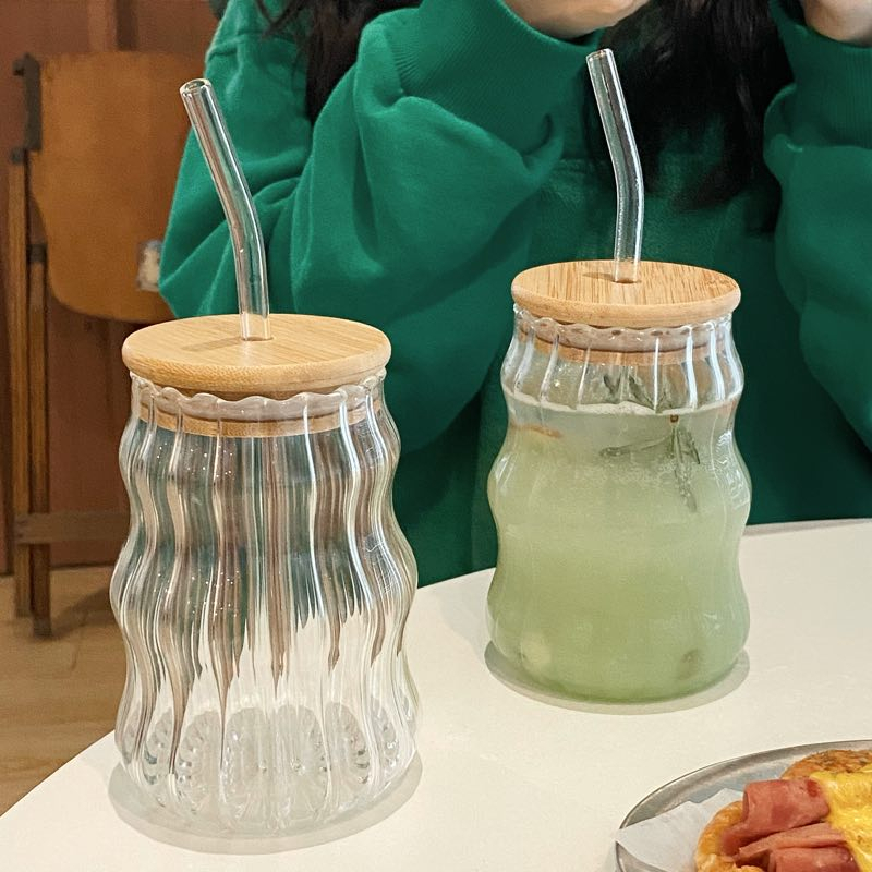 Ly Uống Rượu Trong Suốt Có Nắp Và Ống Hút Tiện Dụng