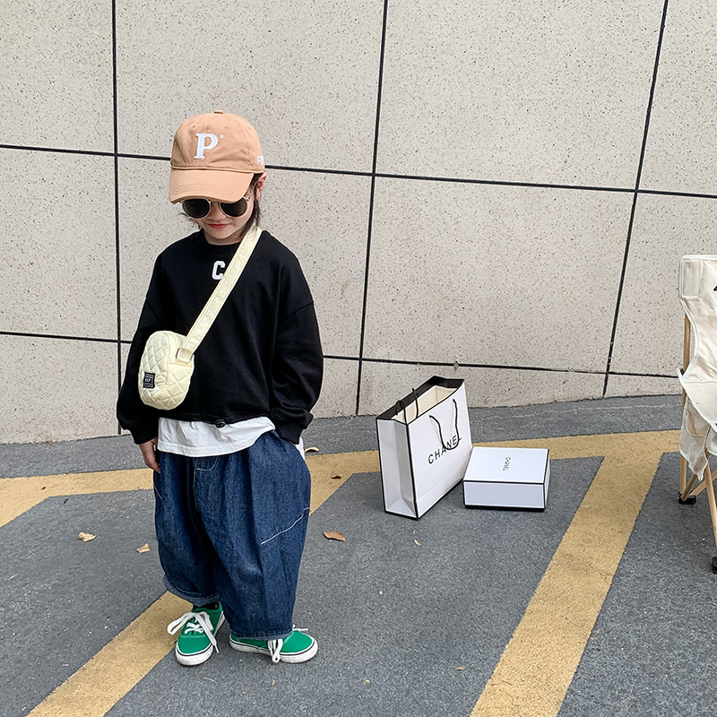 Túi Đeo Chéo Họa Tiết Hình Thoi Đơn Giản Dễ Phối Đồ Cho Bé