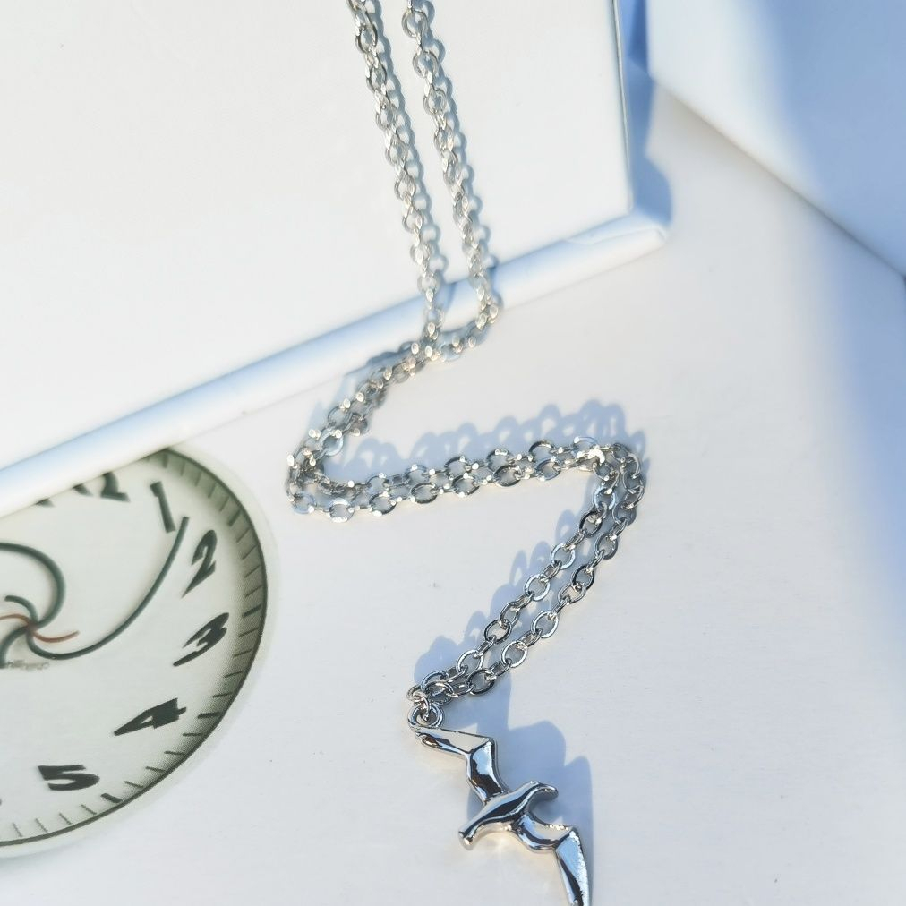 Dây Chuyền Mặt Hình Taylor Swift 1989