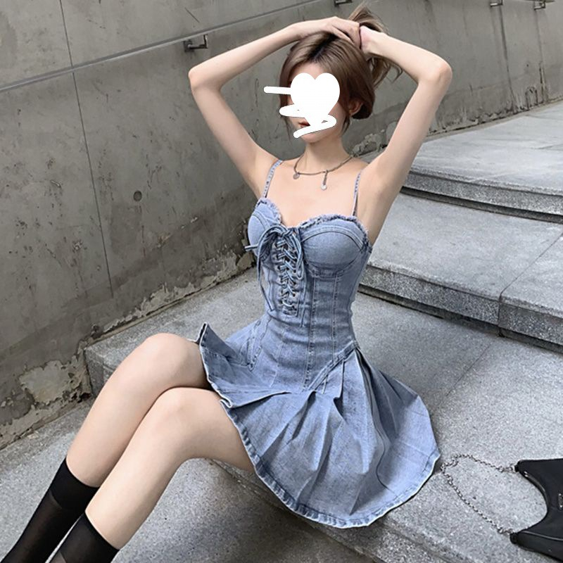 Mùa hè mới sexy ngọt ngào cay denim sling ăn dây buộc thắt lưng denim váy ngắn