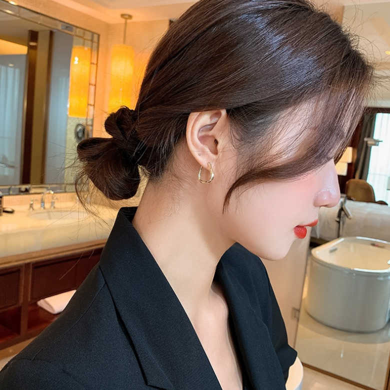Đôi Bông Tai Hình Vuông Thiết Kế Xoắn Đơn Giản Thời Trang Cho Nữ / Khuyên Tai