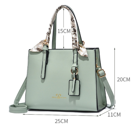 Túi xách đeo vai thiết kế đơn giản hợp thời trang