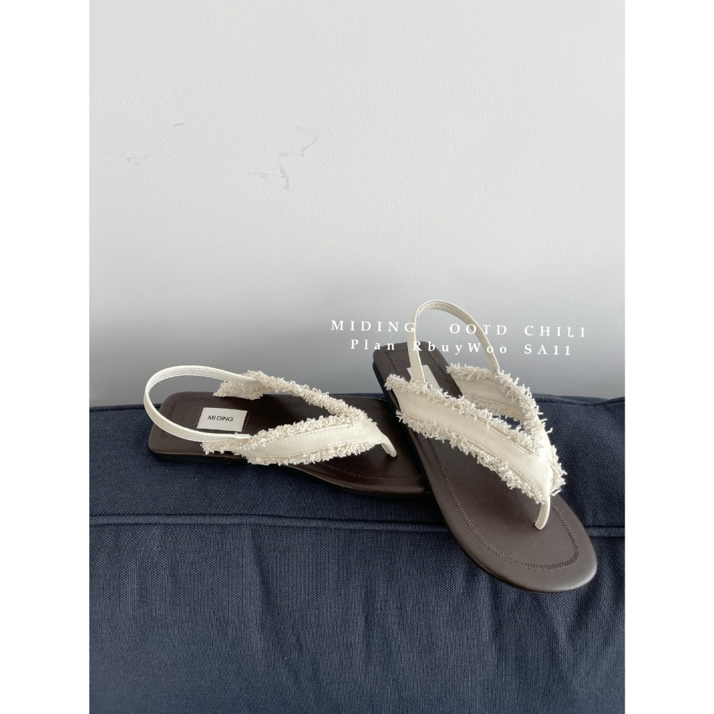 Sandal Đế Bằng Thiết Kế Đơn Giản Năng Động Thời Trang