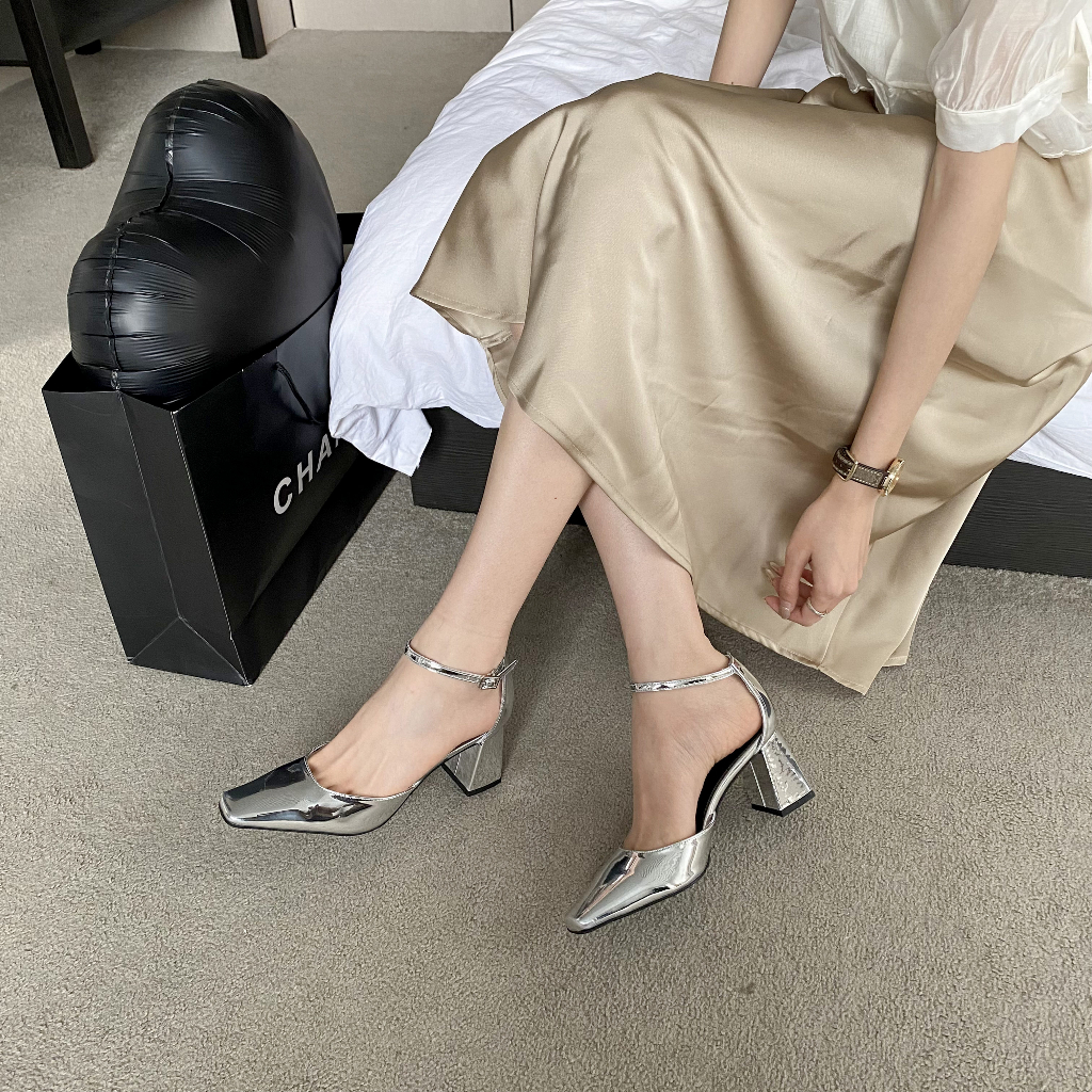 Sandal Cao Gót Mũi Vuông Thiết Kế Mới Thời Trang Theo Phong Cách Hồng Kông Cho Nữ 2023