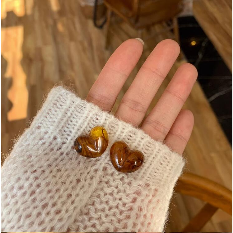 Bông Tai Nhựa Resin Hình Trái Tim Màu Sắc Ngọt Ngào Phong Cách Retro Cho Nữ