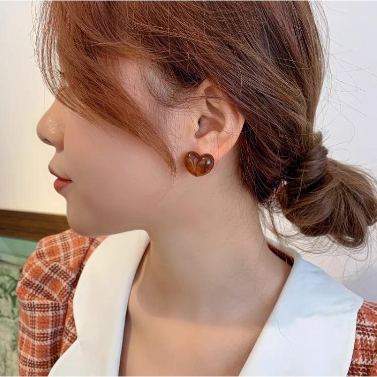 Bông Tai Nhựa Resin Hình Trái Tim Màu Sắc Ngọt Ngào Phong Cách Retro Cho Nữ