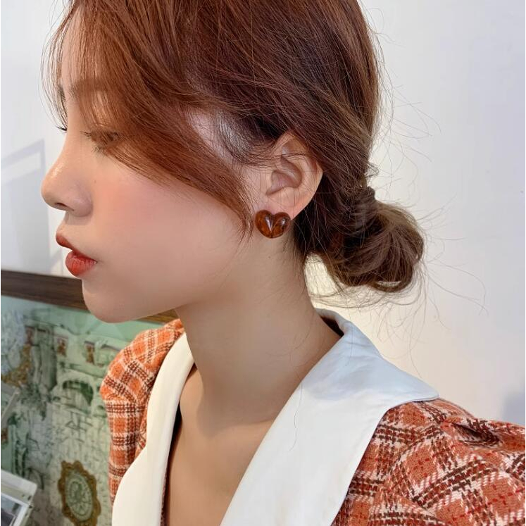 Bông Tai Nhựa Resin Hình Trái Tim Màu Sắc Ngọt Ngào Phong Cách Retro Cho Nữ