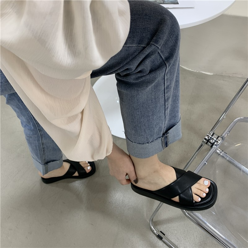 Dép Sandal Đế Dày Quai Chéo Mùa Hè 2023 Phong Cách Mới Hàn Quốc Cổ Điển Cho Nữ