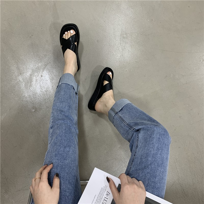 Dép Sandal Đế Dày Quai Chéo Mùa Hè 2023 Phong Cách Mới Hàn Quốc Cổ Điển Cho Nữ