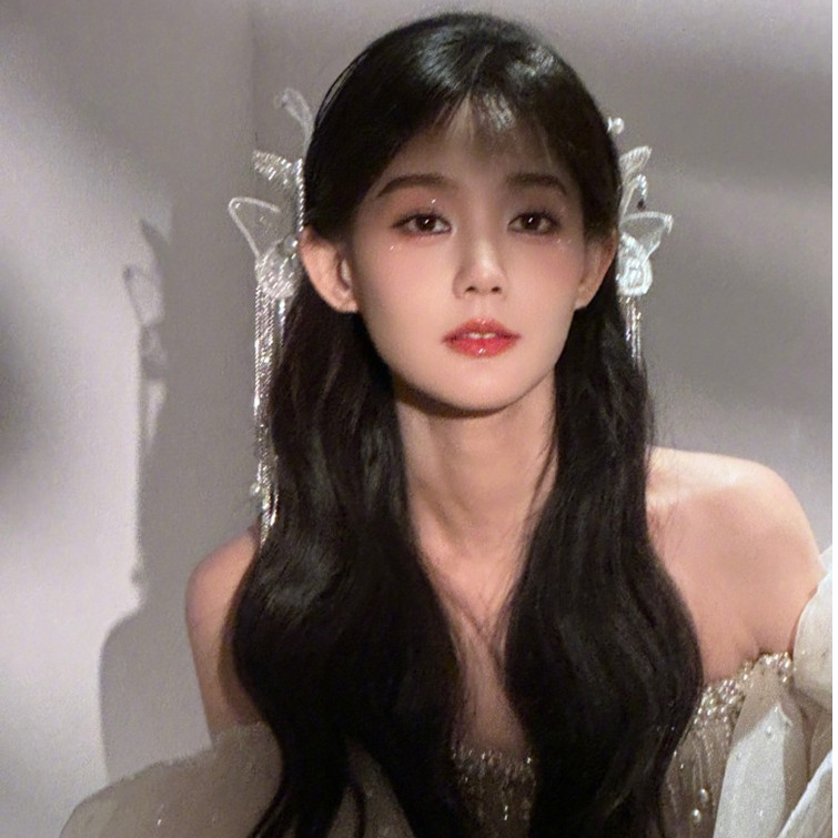 Kẹp Tóc Hình Nơ Đính Ngọc Trai Phối Tua Rua Xinh Xắn Cho Cô Dâu