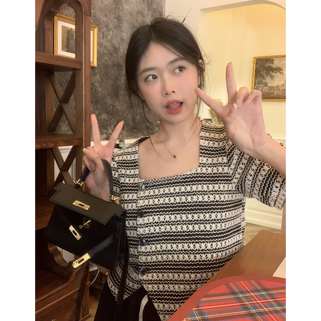 HUANG YOYO Áo Thun Croptop Dệt Kim Tay Ngắn Cổ Vuông Dáng Ôm Họa Tiết Kẻ Sọc Thời Trang Mùa Hè Mới Cho Nữ