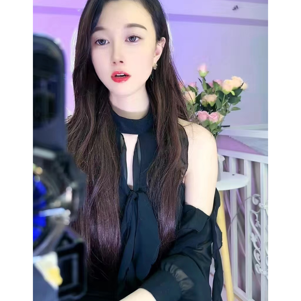 Đầm Đen Trễ Vai Phong Cách Thời Trang Mùa Xuân 2023 Cho Nữ