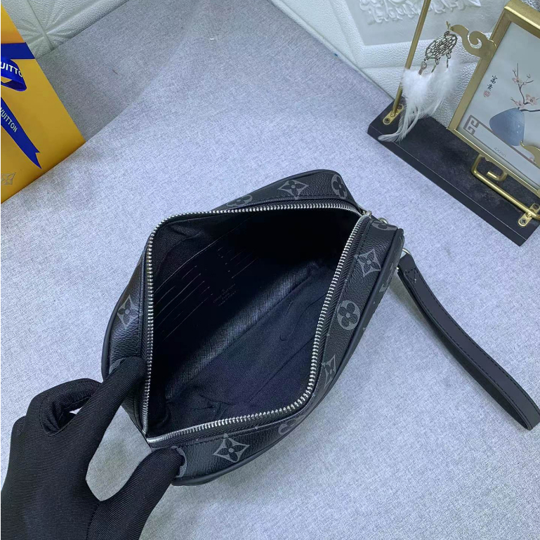 Túi Xách Louis Vuitton LV41663 Sang Trọng Cho Nam