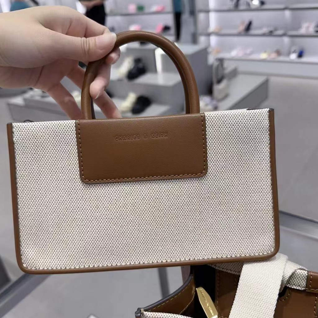 Áo Thun Thiết Kế Mới Năng Động Thời Trang 31220021 Túi Xách tote Thời Trang Sành Điệu Dành Cho Nữ