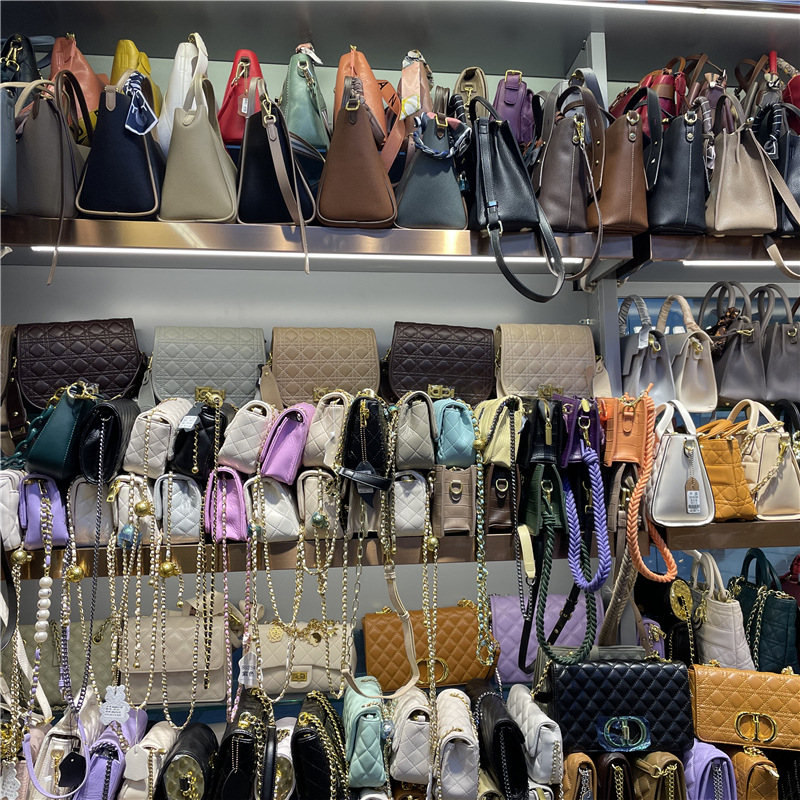 99K!!! Túi Xách Da Dây Xích Đeo Vai Thiết Kế Thanh Lịch Túi xách nữ có thể kết hợp với quần áo