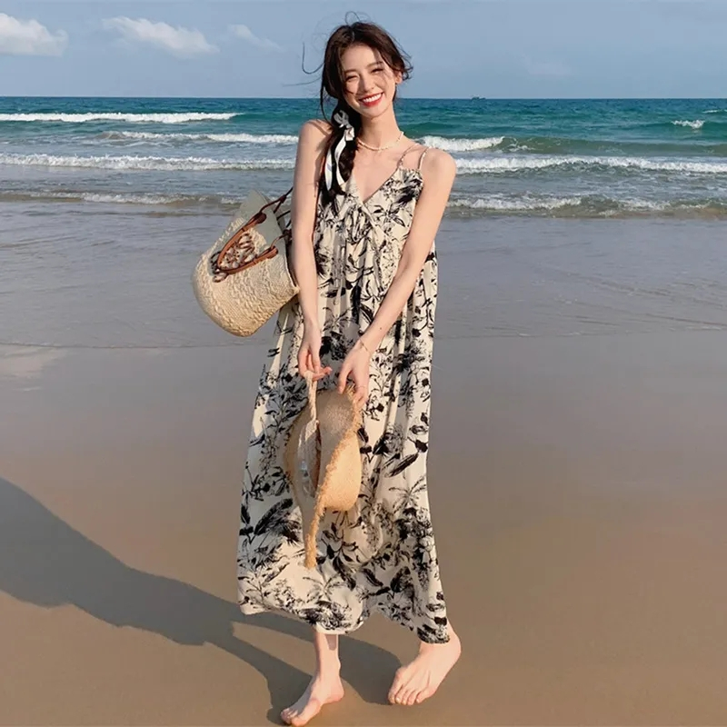 Đầm Hoa Hai Dây Cổ Chữ V Rộng Phong Cách Mới Dành Cho Nữ Đi Biển Mùa Hè