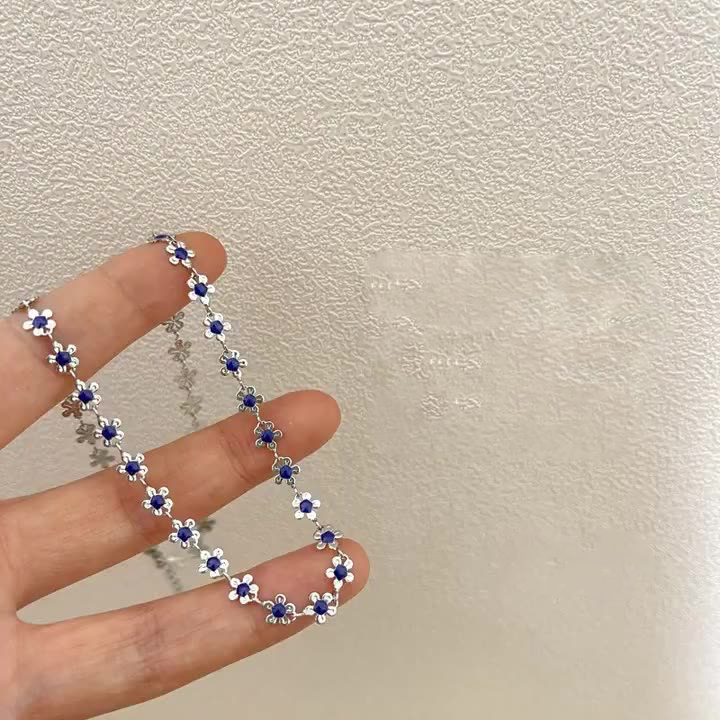 Vòng Đeo Tay Họa Tiết Hoa Màu Xanh Dương Xinh Xắn Thời Trang Mùa Hè Cho Nữ