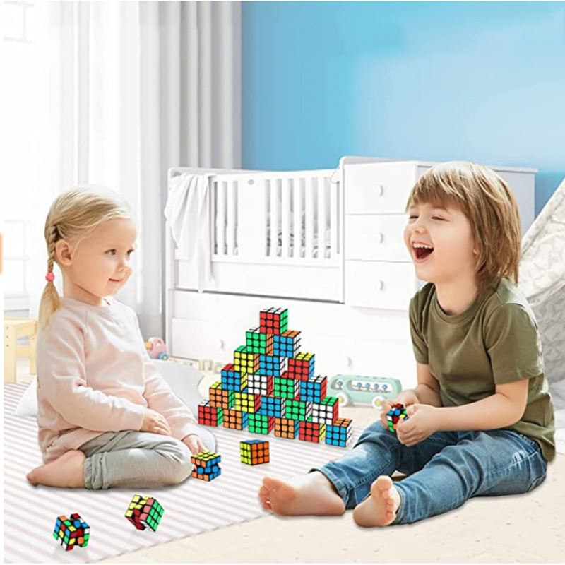 Giao Hàng Nhanh Chóng! Móc Khóa Khối Rubik 3x3 Mini Dễ Thương