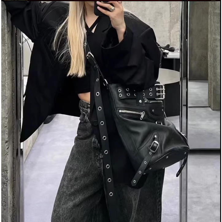 Hàng Mới Về Mới Đinh Tán Thời Trang Dễ Phối Đồ