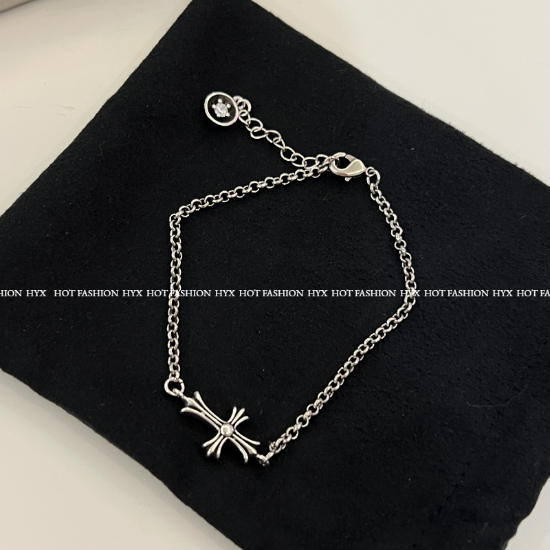Vòng Tay Nữ Mặt Thánh Giá Đơn Giản