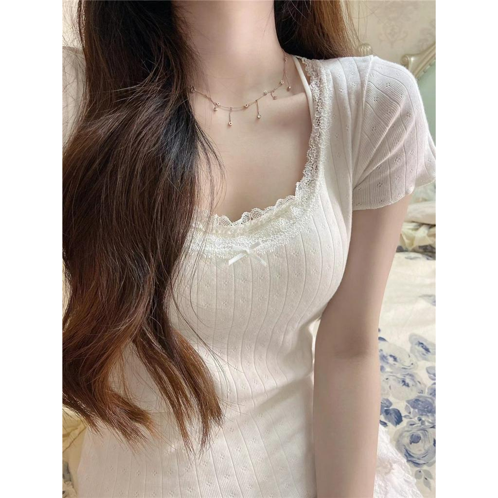 Set Áo Thun Tay Ngắn Phối Ren Trắng Thắt Nơ + Chân Váy