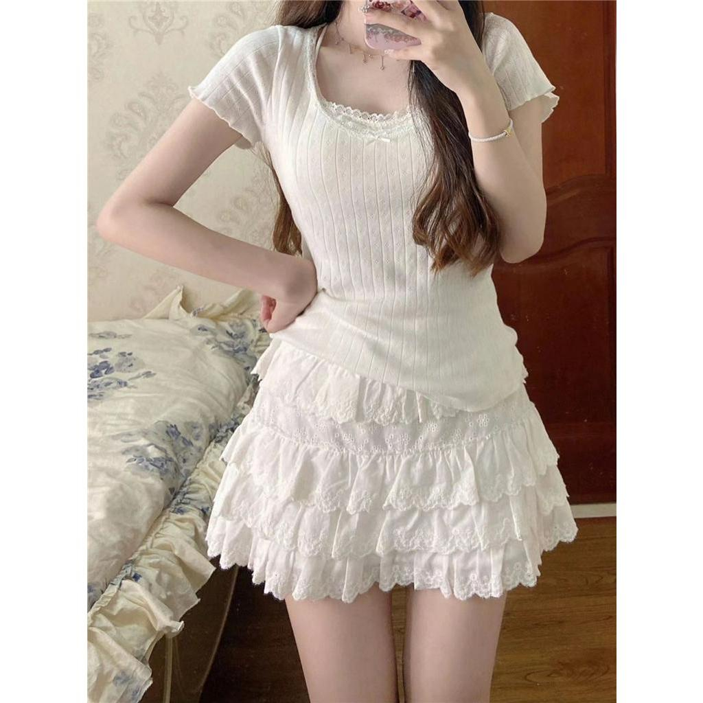 Set Áo Thun Tay Ngắn Phối Ren Trắng Thắt Nơ + Chân Váy