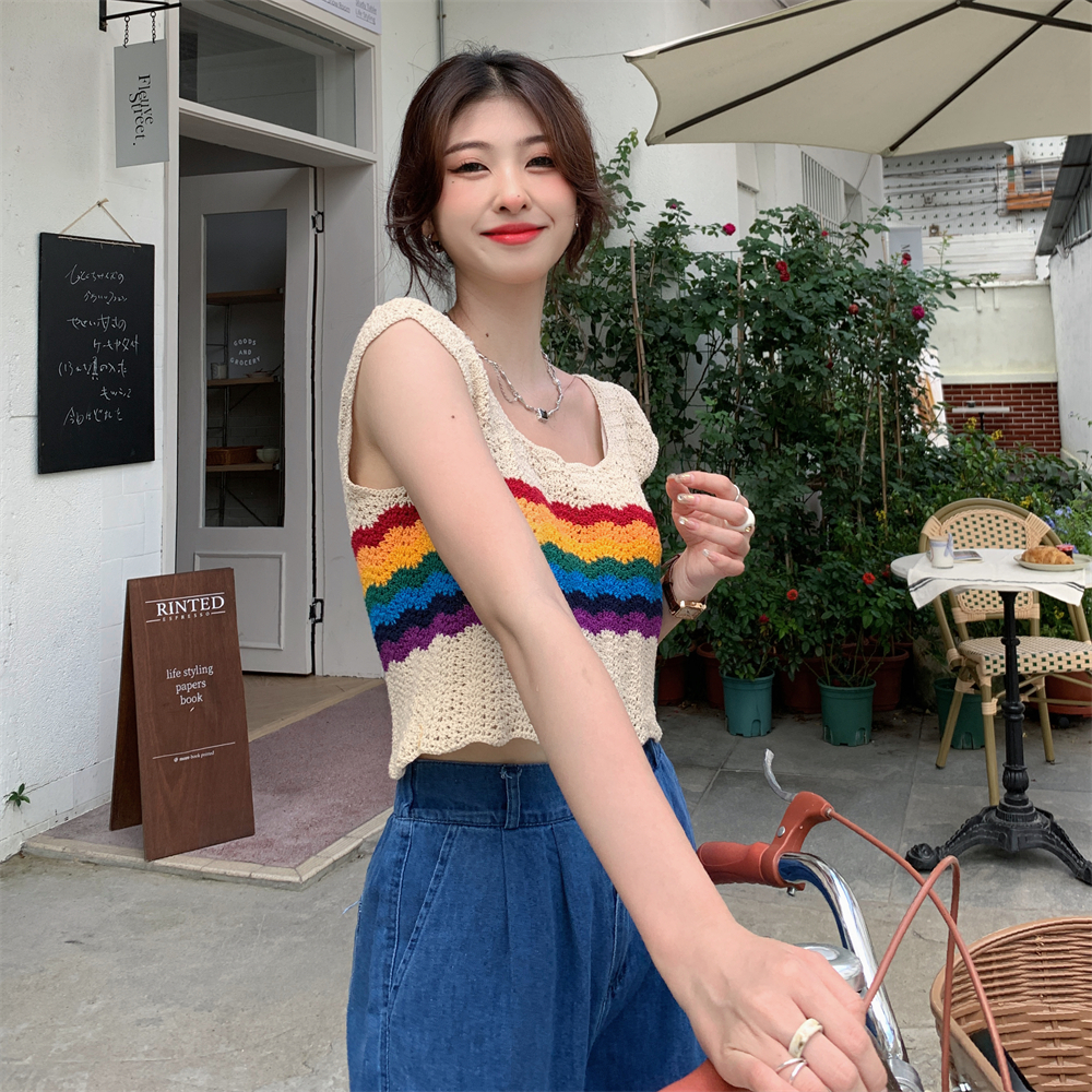 Lalisas Áo Lửng Hai Dây Khoét Lỗ Kẻ Sọc Cầu Vồng Cá Tính Khí Chất Mặc Ngoài Cho Nữ niche