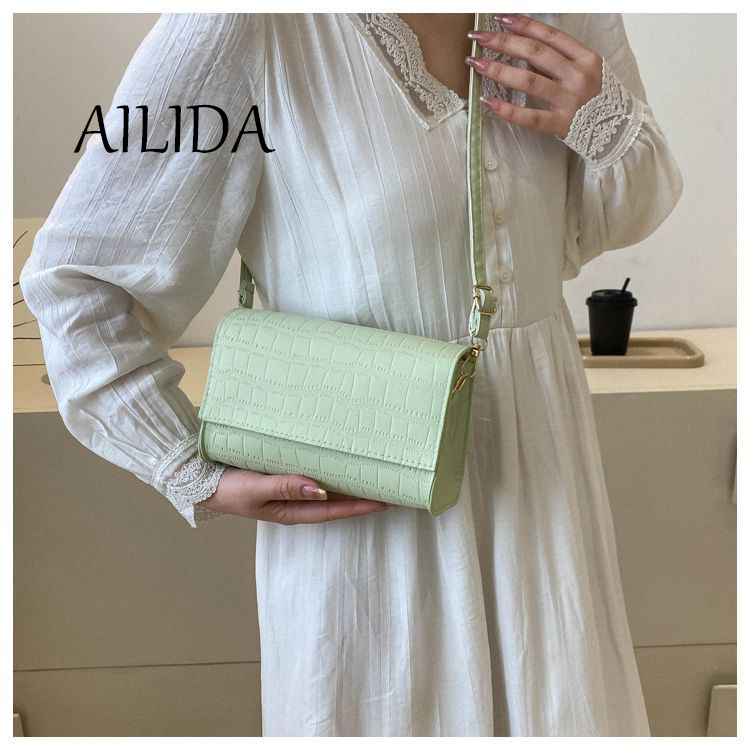 Túi Đeo Chéo Hình Vuông Nhỏ Đơn Giản Thời Trang Phong Cách Mới Phổ Biến Cho Nữ