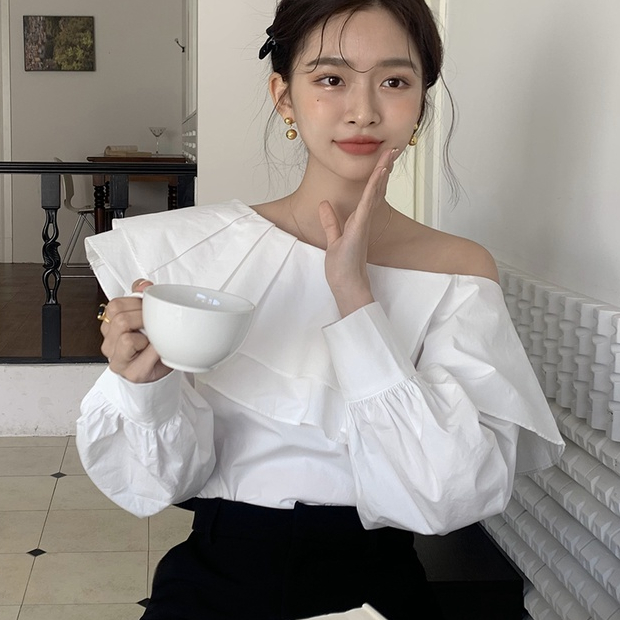 Áo Sơ Mi Trắng Dài Tay Trễ Vai Phối Bèo Hai Lớp Phong Cách Pháp Thanh Lịch